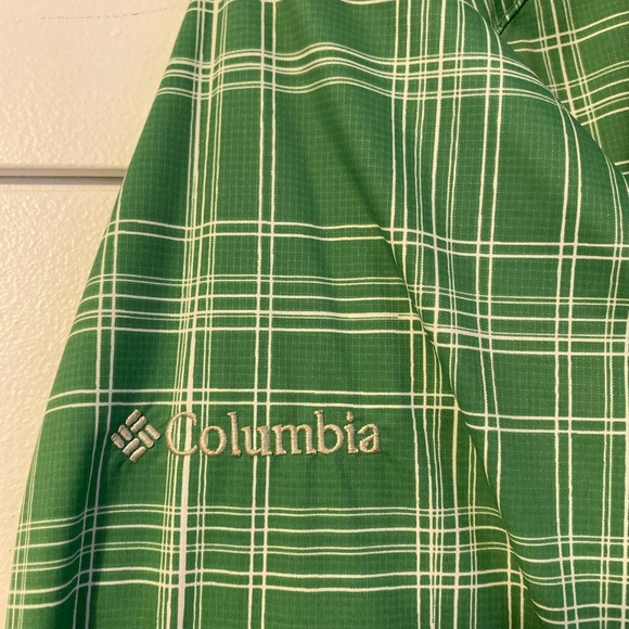 Columbia Windbreaker. - Picture 2 of 3